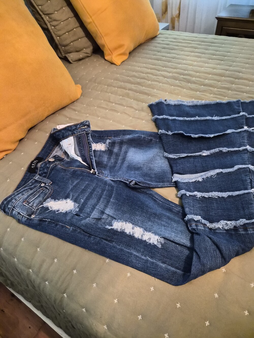 AKIRA STRETCH BELL-BOTTOM DENIM JEANS